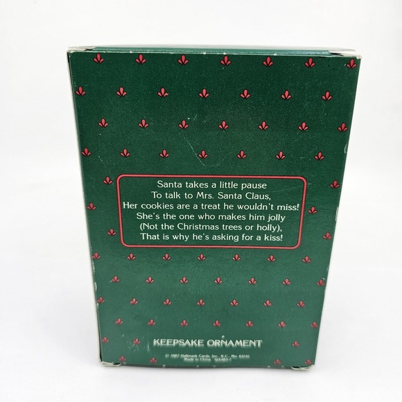 Hallmark Collector 's Series Home Cooking Handcrafted Ornament Dated 1987 - Picture 2 of 2